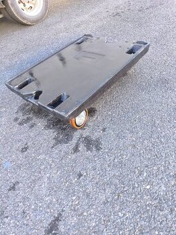 vozík na plastové kontejnery