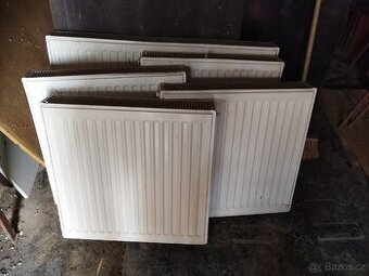 Deskové radiátory