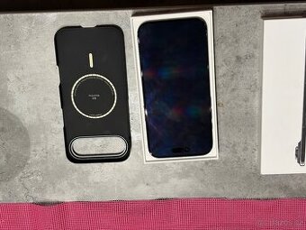 Apple Air 256GB, SPACE BLACL ZÁNOVNÍ