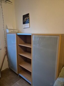 Kancelářská skříň