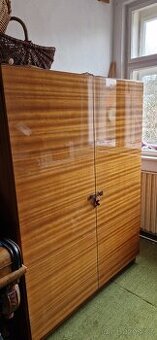 Skříně retro 1970,peřináč a šuplíky, stylové