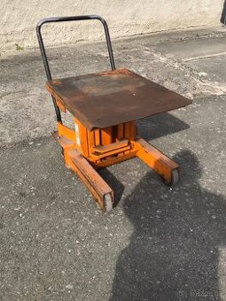Hydraulický zvedací vozík