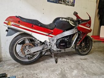 Kawasaki ZX10 88-90 díly z motocyklu