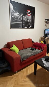 Červený gauč + taburet – 400Kč (nebo dohodou)
