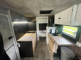Zrekonstruovaný karavan HOBBY 10 m (5×2 m)