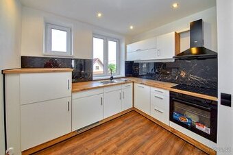 Prostorný a slunný byt 3+1 po rekonstrukci v klidné části ob