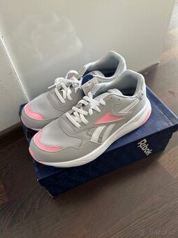 Daruji nové sportovní boty Reebok 44,5 EU