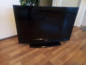 LCD televize 81cm