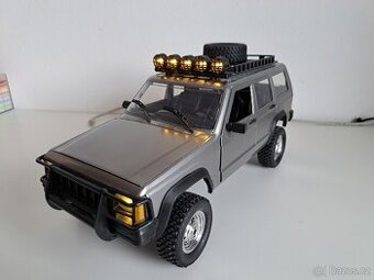 RC AUTO 4x4 Jeep Cherokee 1:12