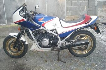 Honda VF 750 F