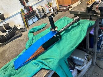 prodám VYLEPŠENÝ velký mechanický klín na kácení 1600Nm+