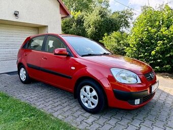 Kia Rio 1.4 71kW, ČR,10/2009, 1.majitel, serviska, nové STK