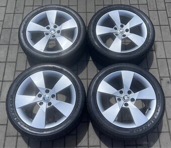 Octavia - 17 Denom + letní 225/45 Dunlop