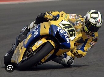Helma AGV GP-PRO velikost L replika Valentino Rossi