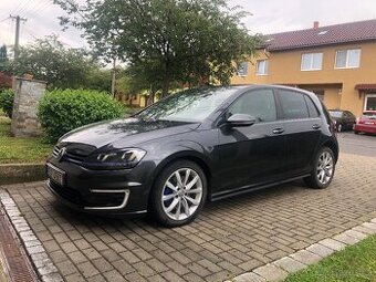Volkswagen Golf VII GTE hybrid