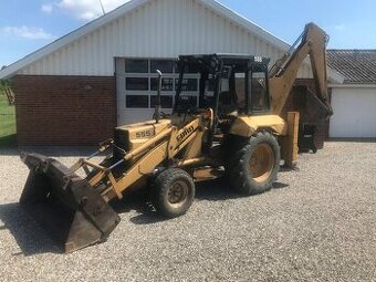 traktorbagr Ford 555 pohon 4x2 klapačka zachovalý pracant.