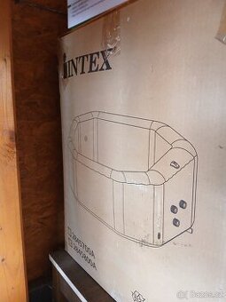 Vířivka venkovní Intex nepoužitá originál zabalená