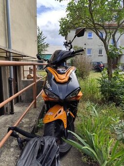 Skútr 125