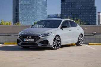 Hyundai i30 1.5 T-GDi mHEV iMT N Line+, 118kW ZÁRUKA 6/2027