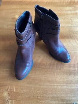 Kotníčkové boty kožené vel. 4/37. Limited Collection nové