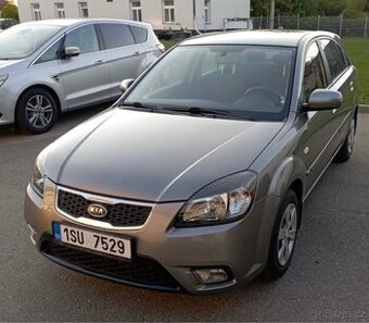 Prodam kia rio 1.4 benzin najeto 65000km rv2011