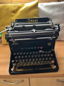 Prodám  starý psací stroj Naumann IDEAL,plně funkční