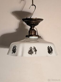 secesní mosazný lustr, stropnice, stínidlo s rokoko obrázky