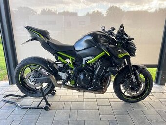 Kawasaki Z900 (2021), 12 500 km, výborný stav