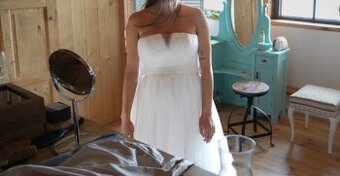 Těhotenské svatební šaty