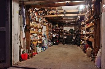 Garáž 20 m2 BRNO-LESNÁ UL. TŘÍSKALOVA