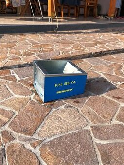 KM BETA  Davakovac lepidla na zed