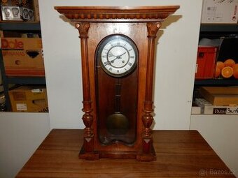 Starožitné hodiny pendlovky