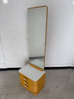 Toaletní retro stolek se zrcadlem