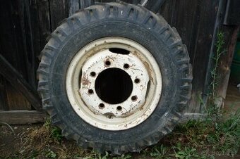 Přední kolo na ZT 303. - 1