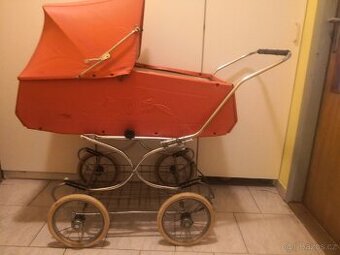 Retro kočárek Liberta