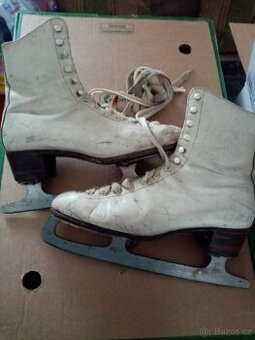 Prodám dámské staré brusle vel. 39