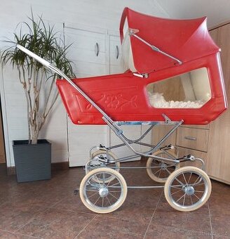 Retro kočárek Liberta