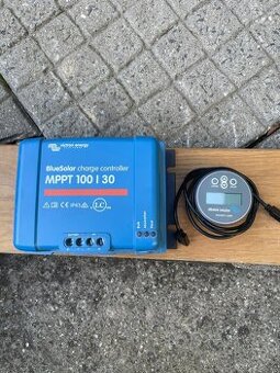 Solární regulátor nabíjení MPPT 100/30