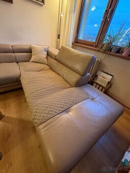 Kožená rohová rozkládací sedačka s opěrkami