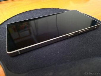 Prodám Samsung Galaxy S25 12/512 Gb