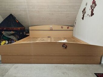 Velká postel 200x220