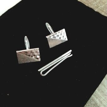 Stříbrné retro manžetové knoflíčky se sponou do klopy