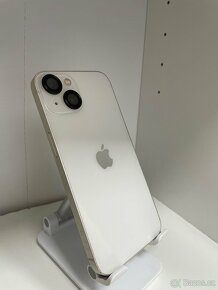 Apple iPhone 13 128 GB v bílé barvě - 1