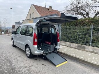 Citroen Berlingo s plošinou pro vozíčkáře