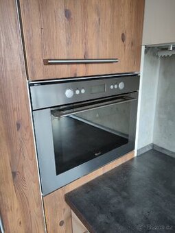 Vestavná mikrovlnná multifunkční trouba Whirlpool