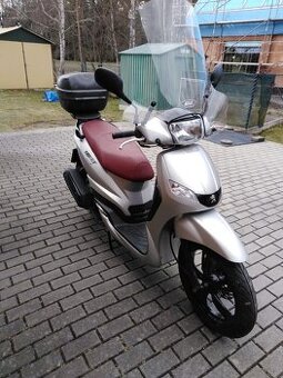 Peugeot 125 Tweet