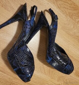 Stuart Weitzman
