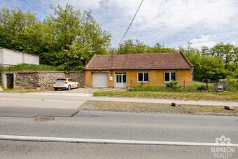 Rodinný dům 5+1, 3+1 na pozemku 840 m², obec Němčičky - 1