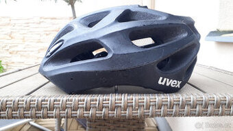Cyklistická helma UVEX
