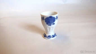 T006_ Kalíšek na vajíčko, cibulák, porcelán, retro